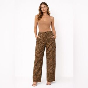 No Boundaries Leopard Print Cargo Pants Straight Leg Utility NWT L